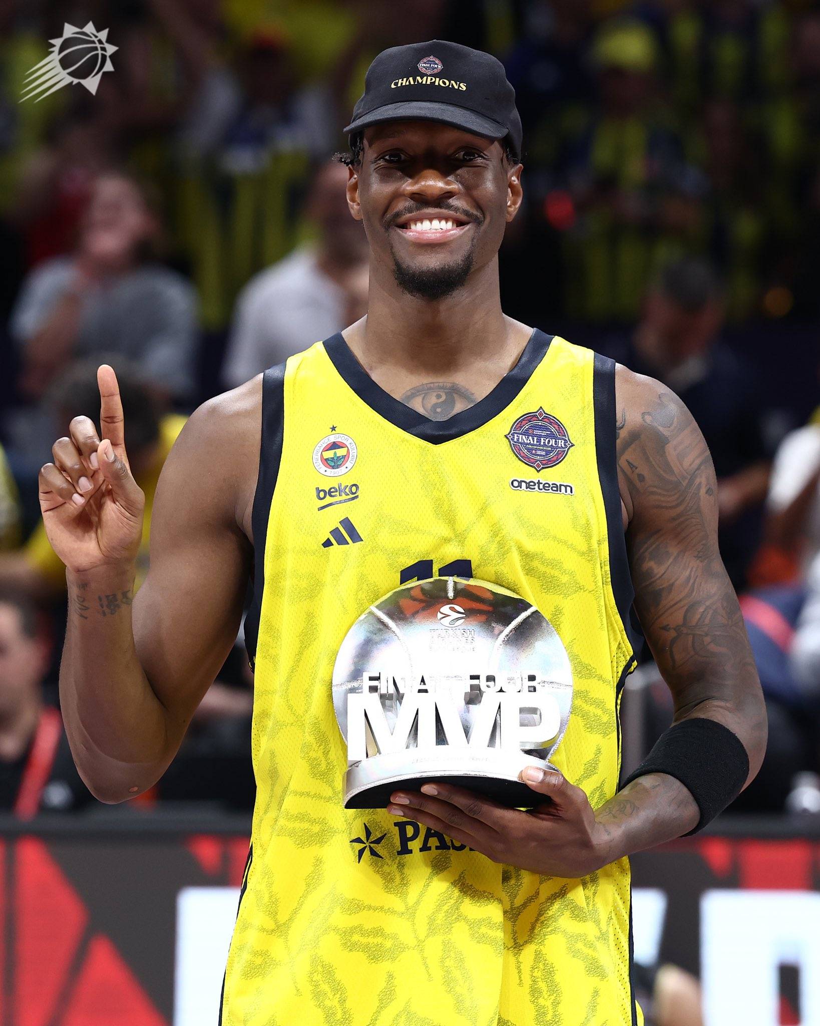 克里夫兰骑士迎欧冠关键赛，清晨篮板制胜，赛场秩序良好，医务组通报恢复