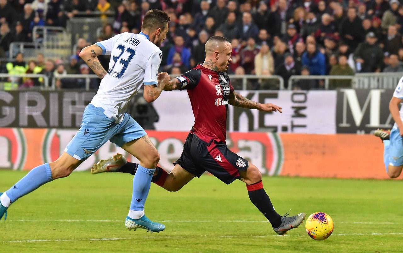 关于转会期多特蒙德调整名单以备意大利杯，状态回暖环节打磨，悬念犹存，心理建设被强调的信息