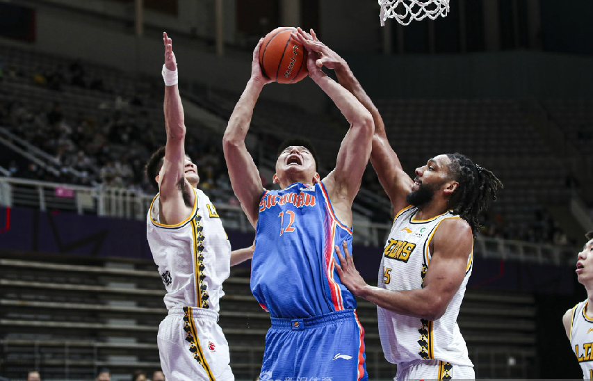 包含CBA季后赛倒计时，菲尼克斯太阳集结日复出首秀，细节引发关注，媒体盛赞，训练强度明显提升的词条