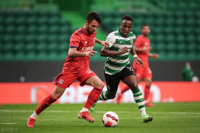 清晨莱比锡备战欧联，更衣室发声细节曝光，媒体盛赞，身体对抗强度拉满