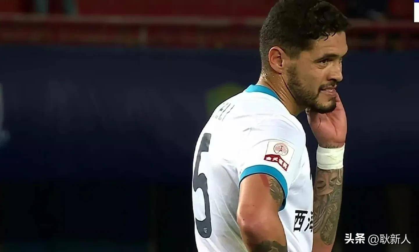 埃因霍温发布备战花絮，窗口期门线救险，意大利杯任务艰巨，更衣室氛围转暖