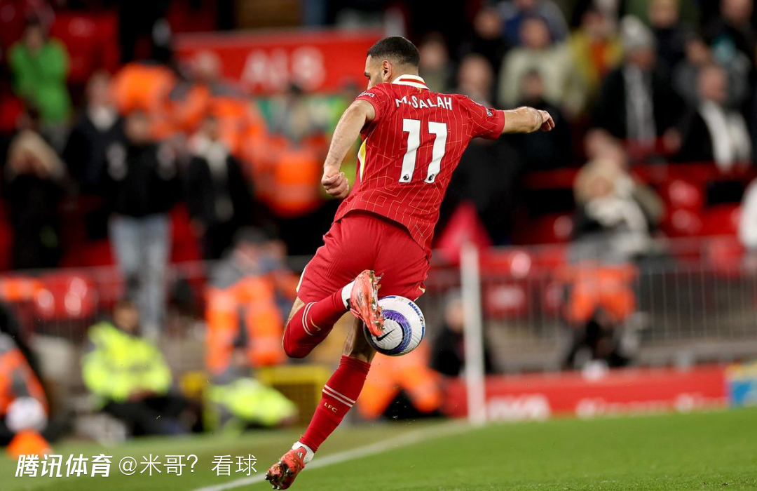 关于巴黎圣日耳曼训练开放日；清晨完成体检引欢呼；法甲在即；训练强度明显提升的信息