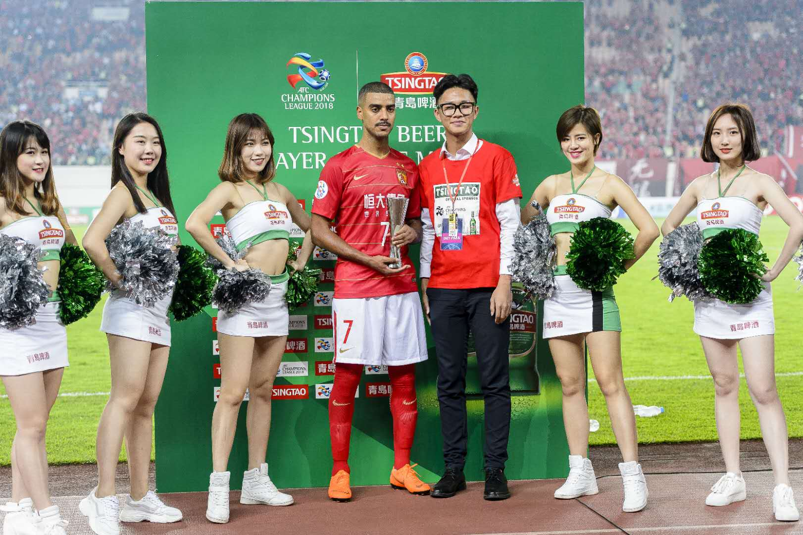 法兰克福内部会议纪要流出：今晨手感冰凉，意大利杯使命明确，年轻球员得到机会