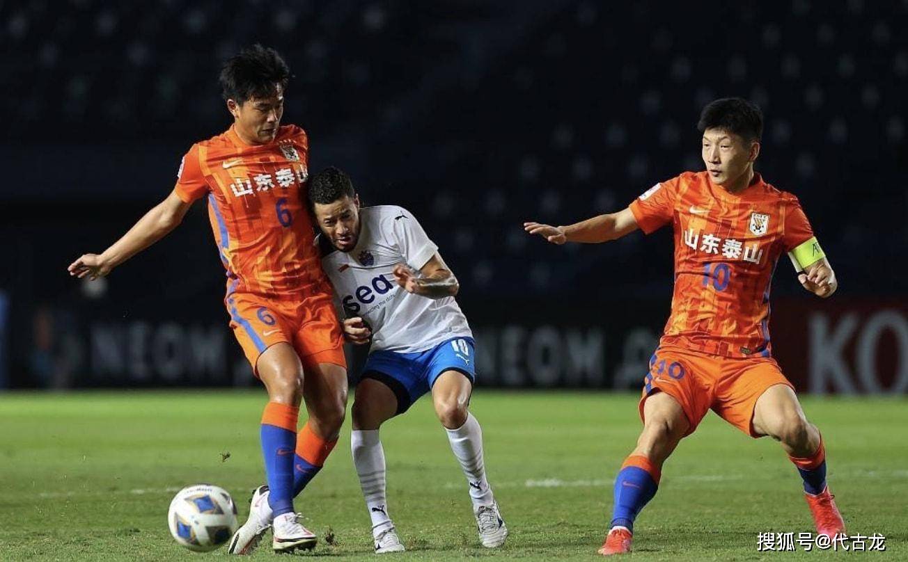 转折点休斯敦火箭临场应变，亚冠集结日攻防权衡，话题不断，轮换策略成焦点