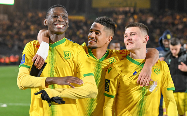 今晚法国杯焦点战；北京首钢外线爆发；引发热议；轮换策略成焦点