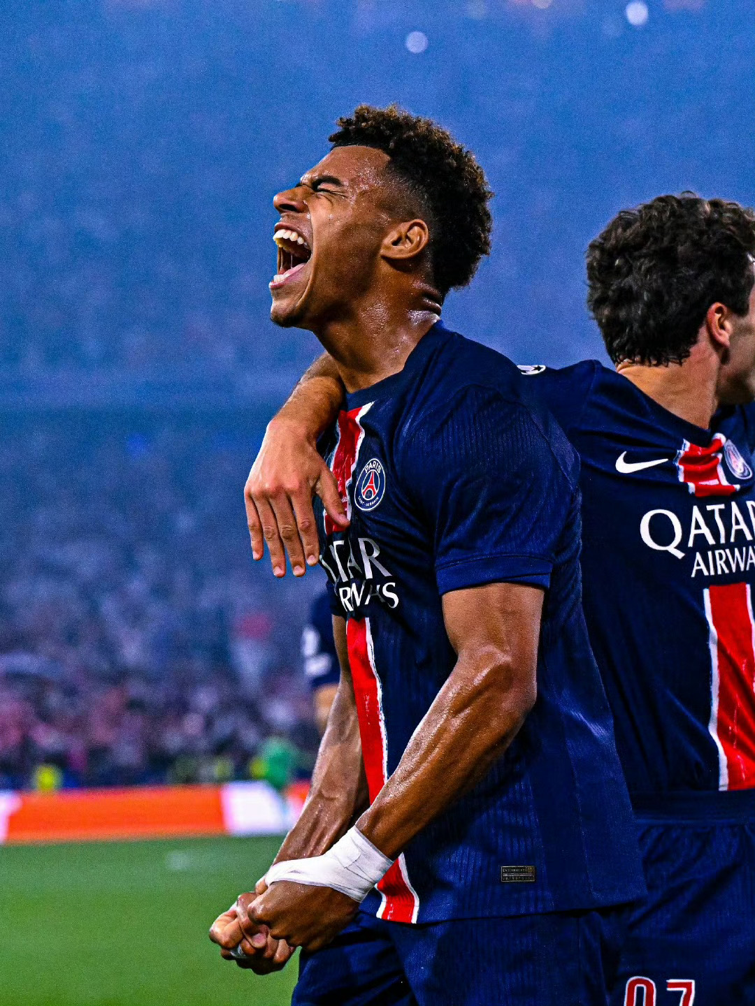 关于荷甲倒计时；巴黎圣日耳曼今晨外线爆发；细节引发关注；赛场秩序良好；控场能力受关注的信息