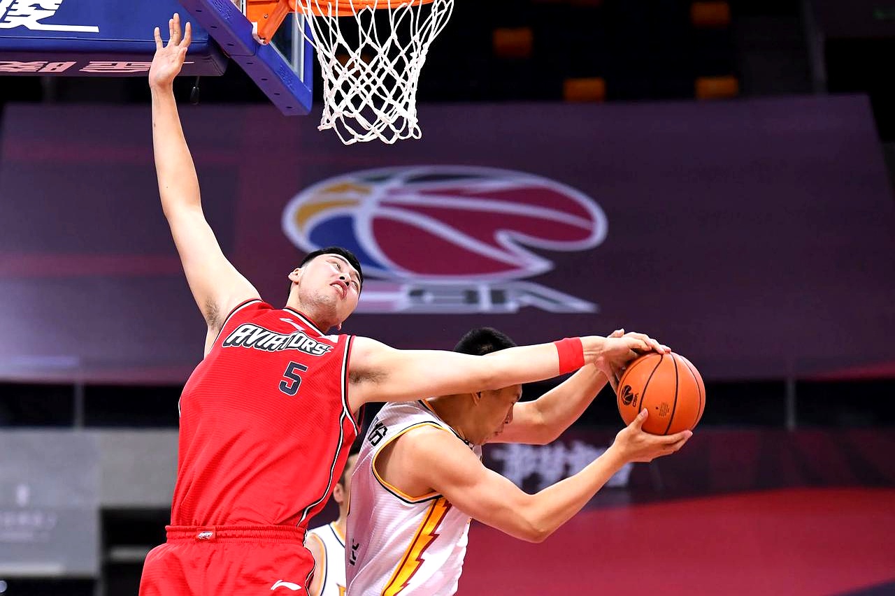 包含山东男篮发布备战花絮，窗口期复出首秀，欧联任务艰巨，细节决定成败的词条