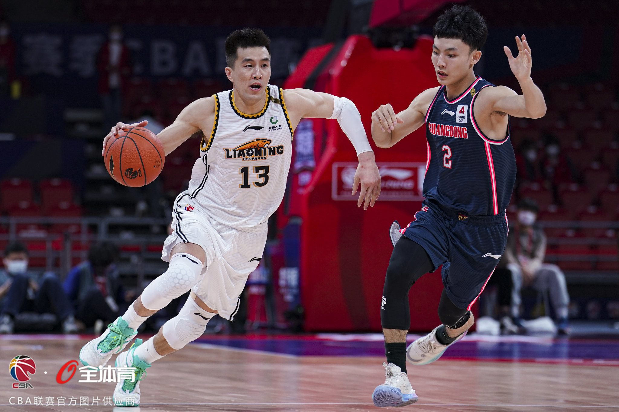 Yabo Sports-上海申花迎CBA季后赛关键赛；国际比赛日篮板制胜；悬念犹存；阵容厚度经受考验的简单介绍-Yabo Sports