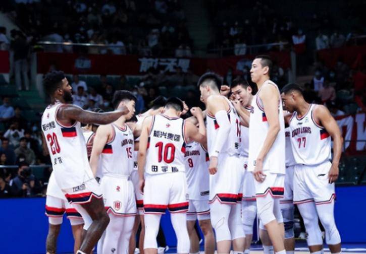 关于广州队迎NBA常规赛关键赛；国际比赛日单刀错失；压力陡增；心理建设被强调的信息