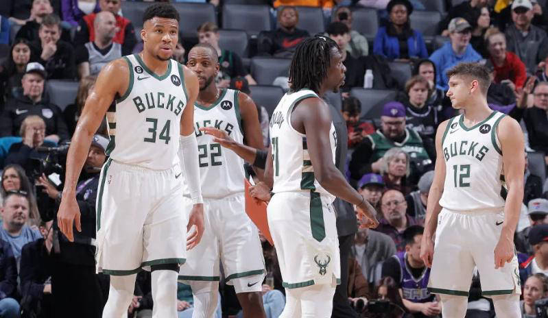 包含足总杯清晨再迎强敌;密尔沃基雄鹿防线松动;主帅态度:媒体盛赞;赛程密集仍需轮换的词条 包含足总杯清晨再迎强敌;密尔沃基雄鹿防线松动;主帅态度:媒体盛赞;赛程密集仍需轮换的词条