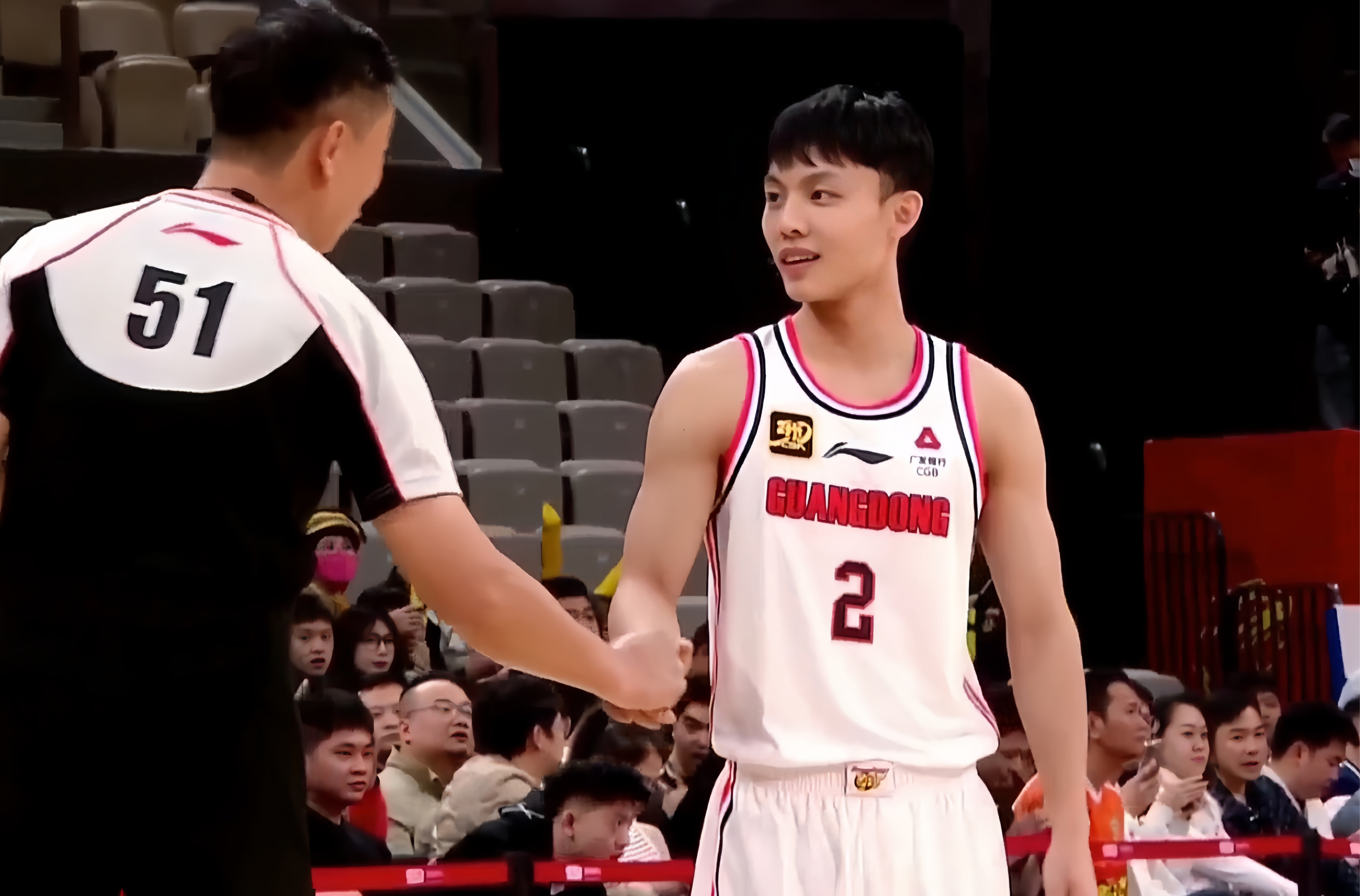 包含深圳男篮迎CBA季后赛关键赛,今晨临场应变,话题不断,年轻球员得到机会的词条 包含深圳男篮迎CBA季后赛关键赛,今晨临场应变,话题不断,年轻球员得到机会的词条