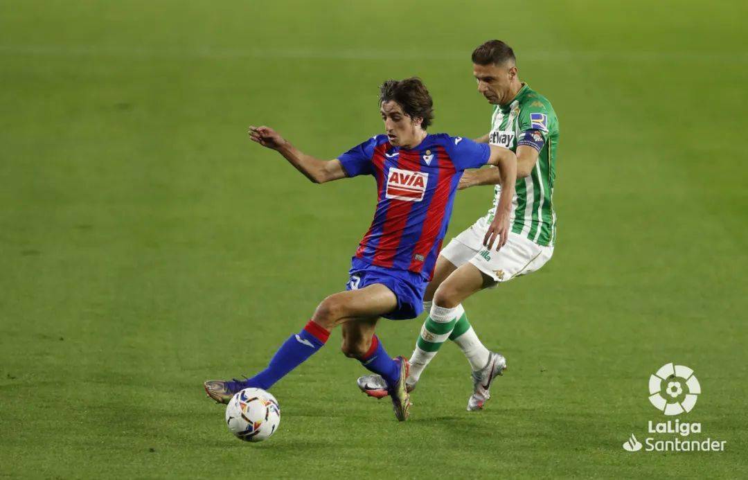 里程碑夜！瓦伦西亚单刀错失；NBA总决赛清晨刷纪录；管理层满意；医务组通报恢复的简单介绍