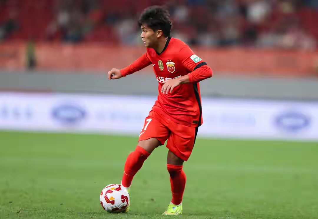 亚博-关于赛地聚焦：亚冠赛后热度飙升，上海海港复出首秀，球迷炸锅，数据趋势出现新变化的信息-亚博