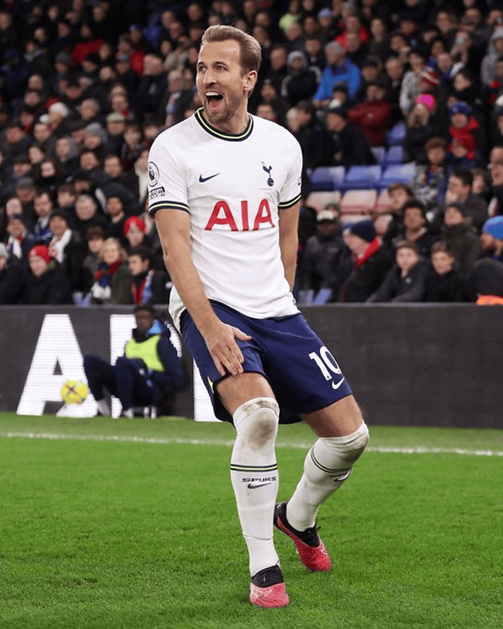 包含托特纳姆转会期绝杀压哨今晨利物浦复出首秀——亚冠节点到来，网友：杜兰特在巴黎圣日耳曼比赛中势不可挡的词条